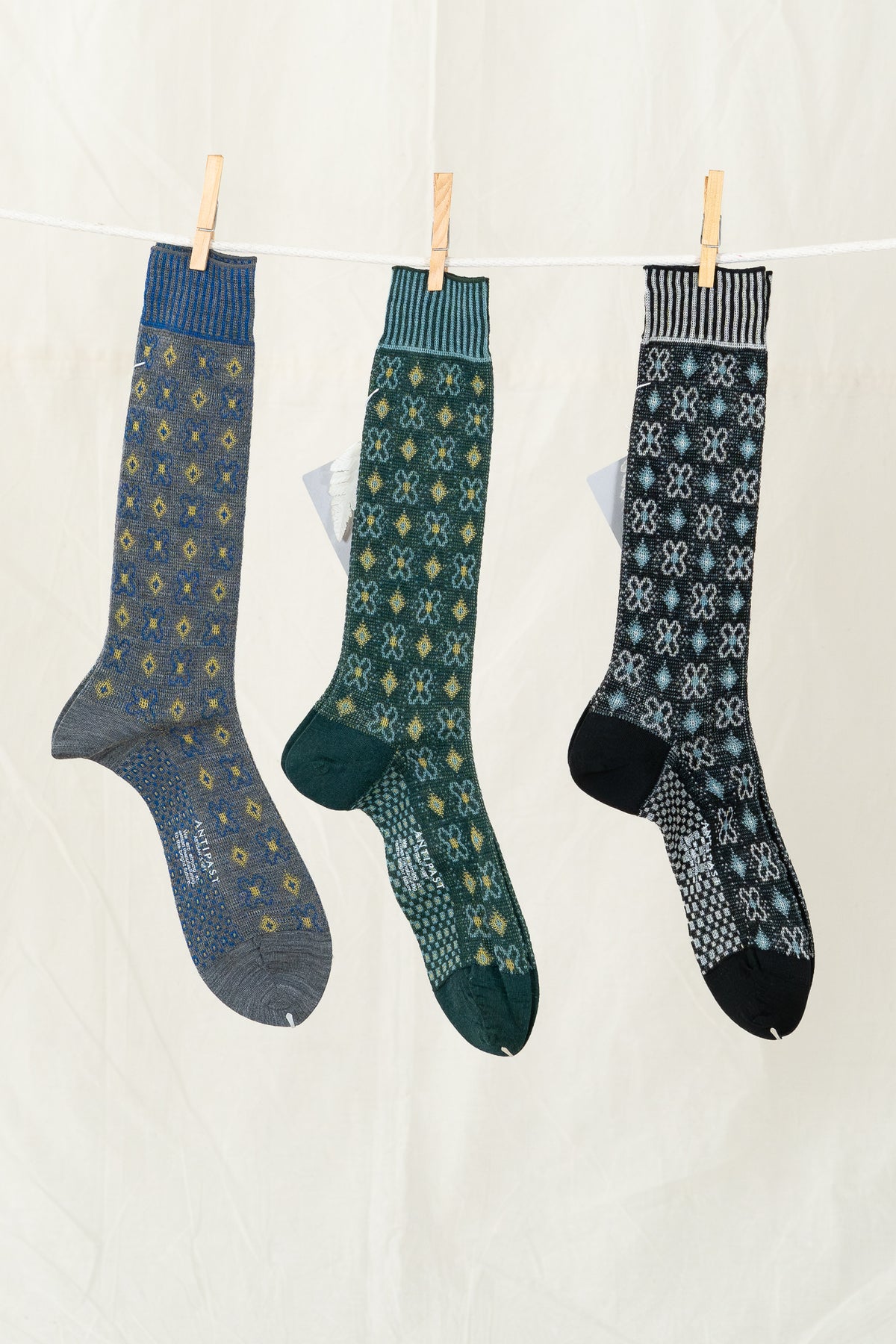 Antipast Flower Grid Men's Socks - Black