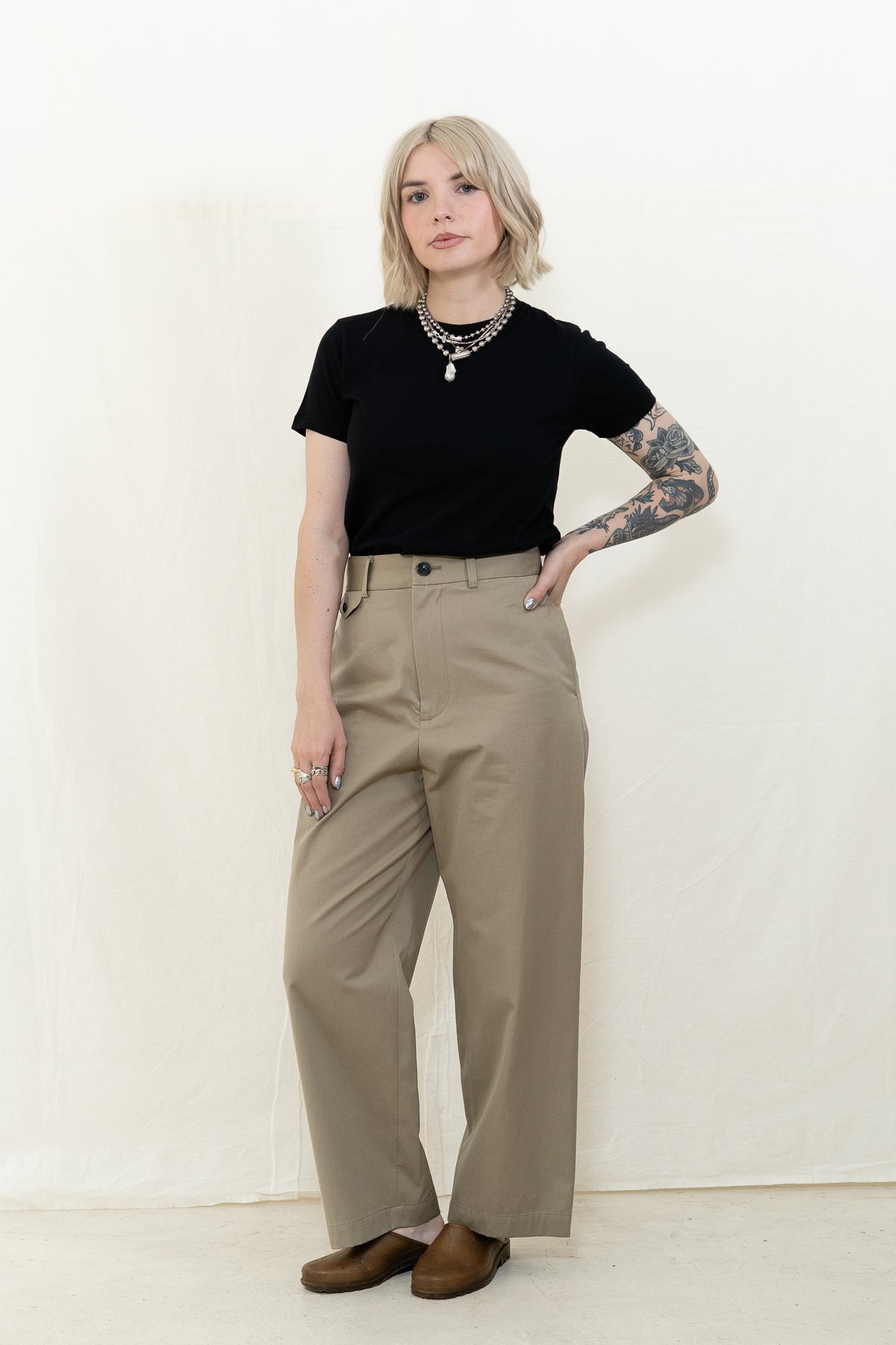 NICHOLSON & NICHOLSON Sable Chino Pants
