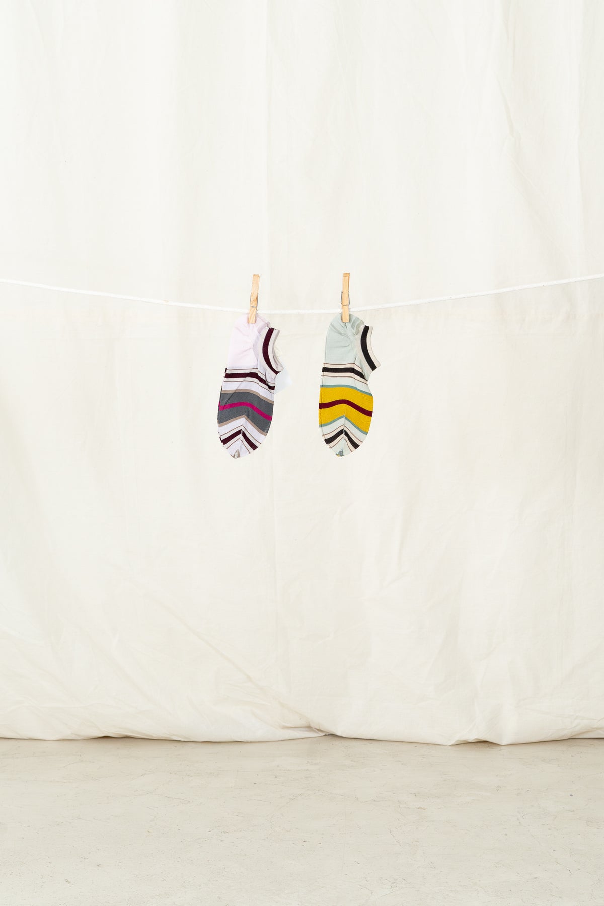 Antipast Women's Random Line Cover Socks