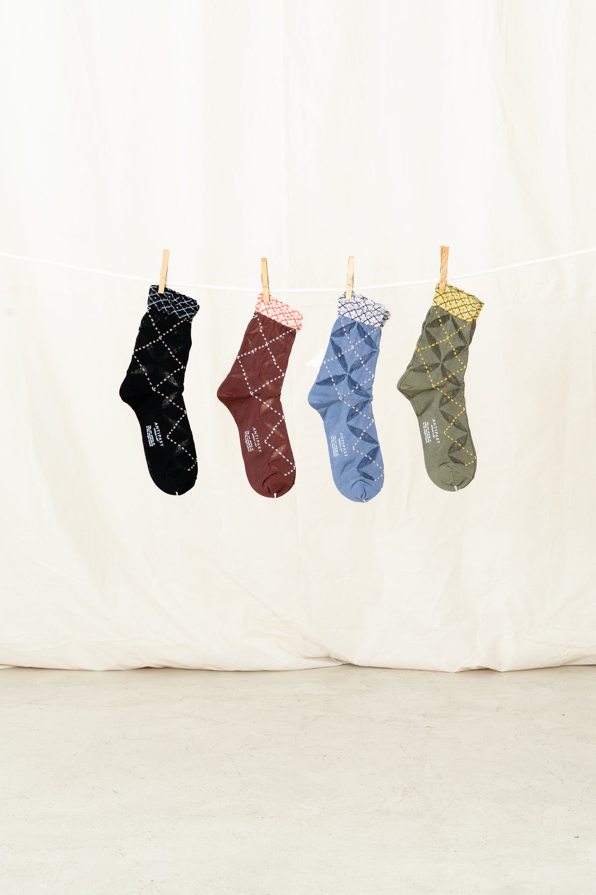 Antipast Women's Circle Argyle Socks